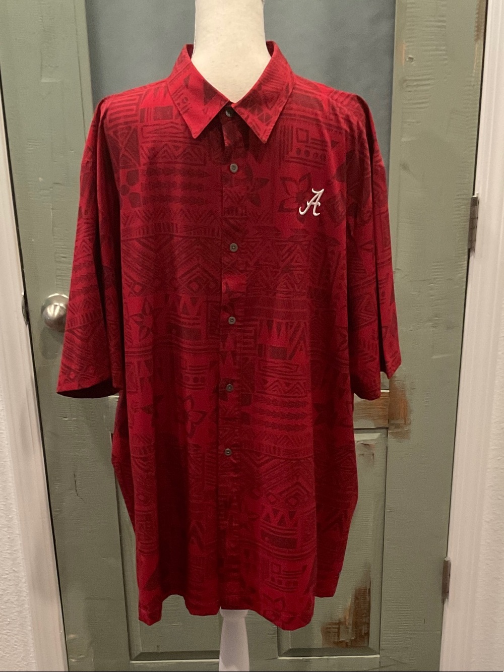 Alabama Men's Crimson Short-Sleeve Button-Down Shirt